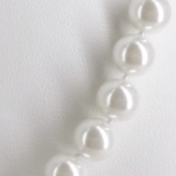 Necklace & Earring Set White 10mm Shell Pearls Hand Knotted 18" NWOT M536 - Picture 3 of 6